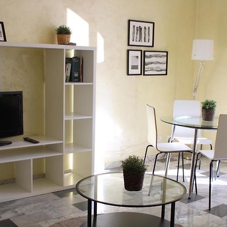 Appartamento Re Di Roma/Cozy Flat For Six Persons Buitenkant foto